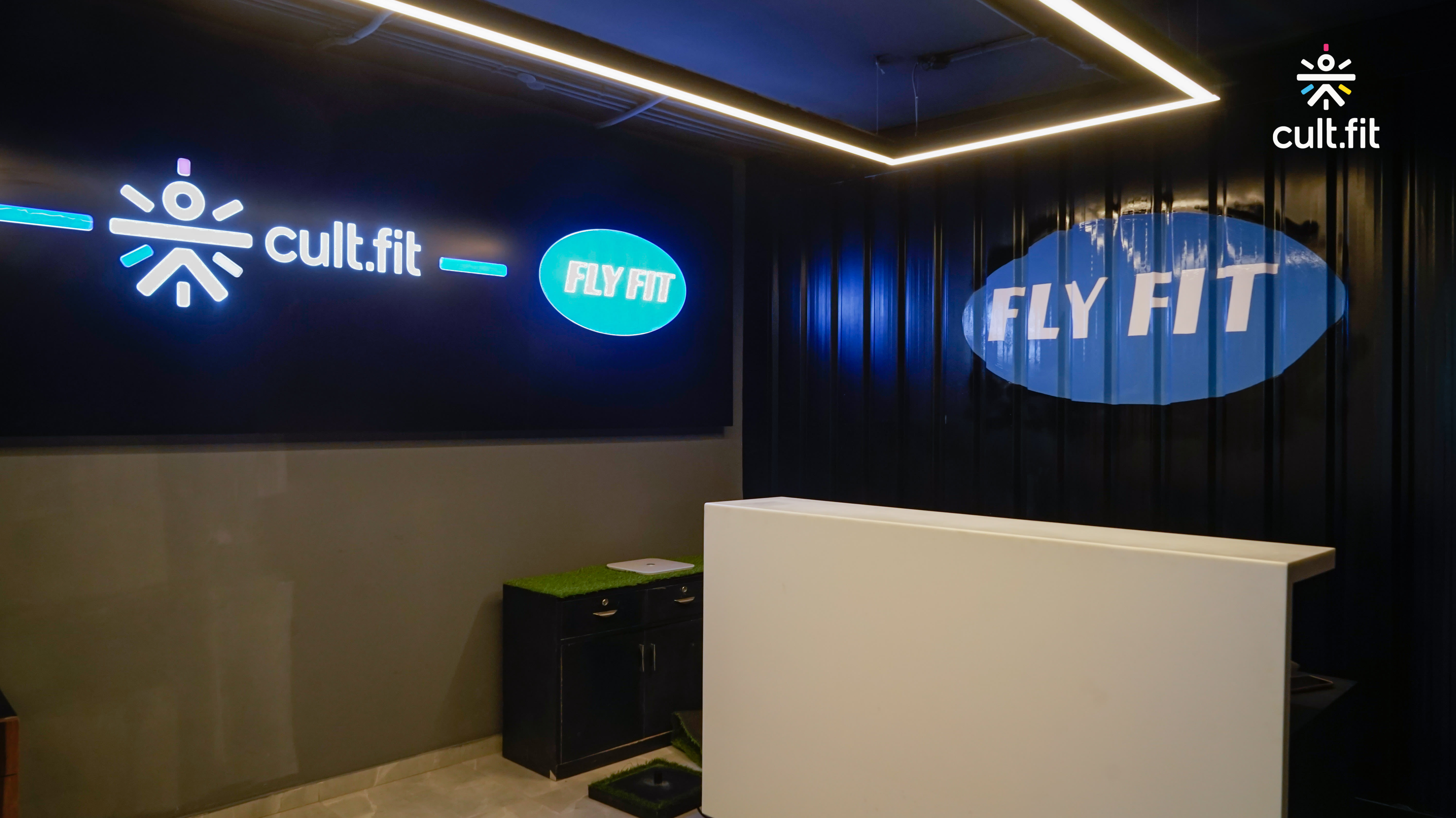 Fly fit top