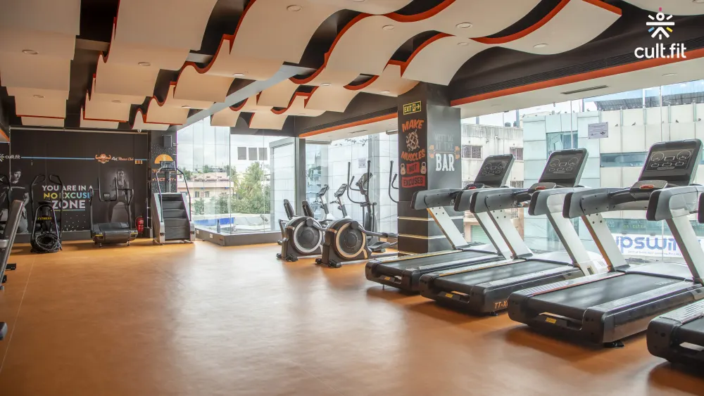 Fitness club top