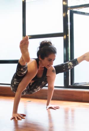 yogaforbeginners  Yoga for flexibility, Exercise, Yoga fitness