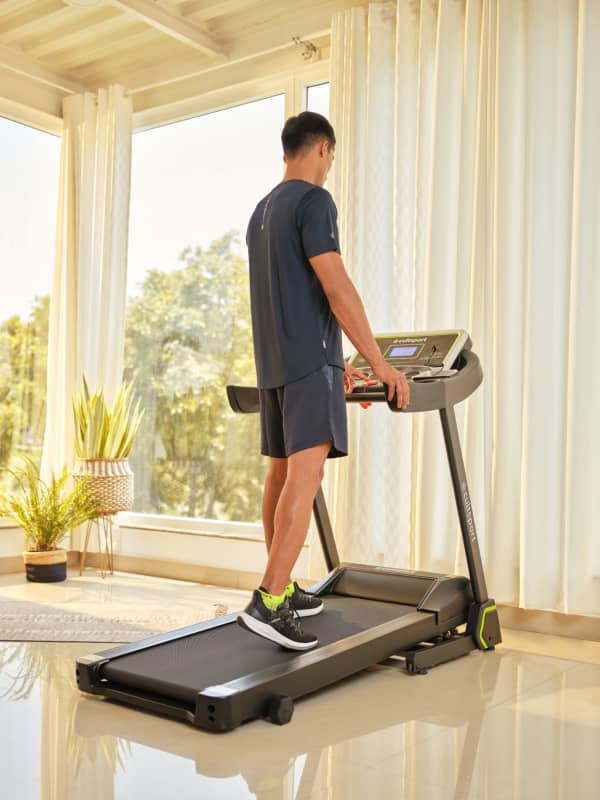 Smartrun c1: Bluetooth enabled treadmill with 6-level incline