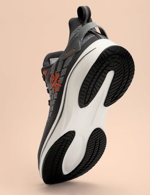 Asics gel hot sale cumulus 20 canada