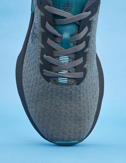 Versa running new arrivals shoe maker