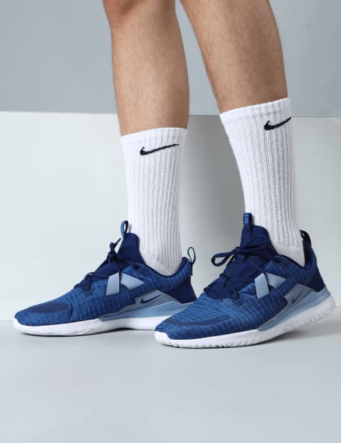 Nike renew arena on feet hotsell