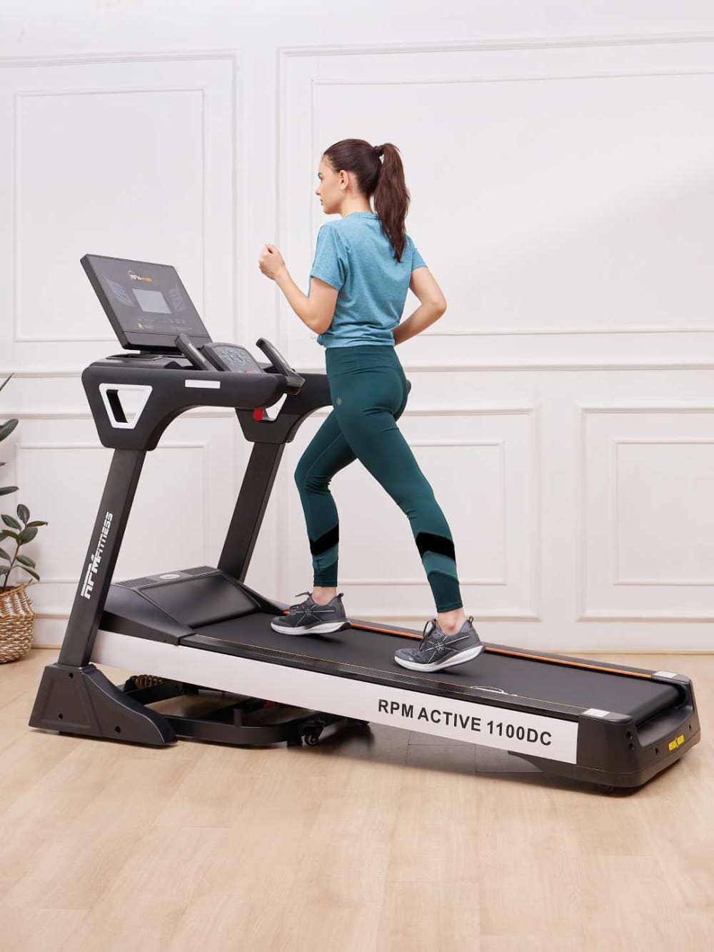 RPM Active1100DC 6 HP Peak Treadmill 15 level Auto Incline Max Weight 140kg