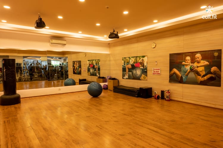 Gold's Gym (Powai)